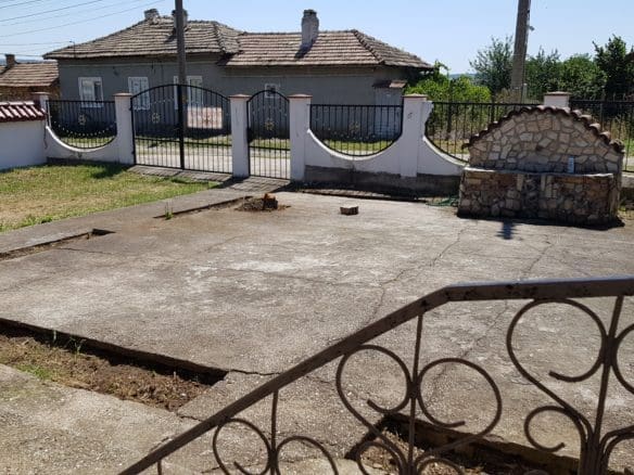 Dreamy Bulgarian Property for Sale in Idyllic Voditsa Village