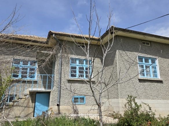 Charming Bulgarian Property for Sale in Drinovo | 2200m² Land | Views & Privacy