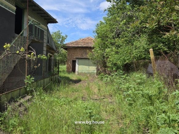 A Serene Bulgarian Property for Sale in Aleksandrovo Village Awaits You!