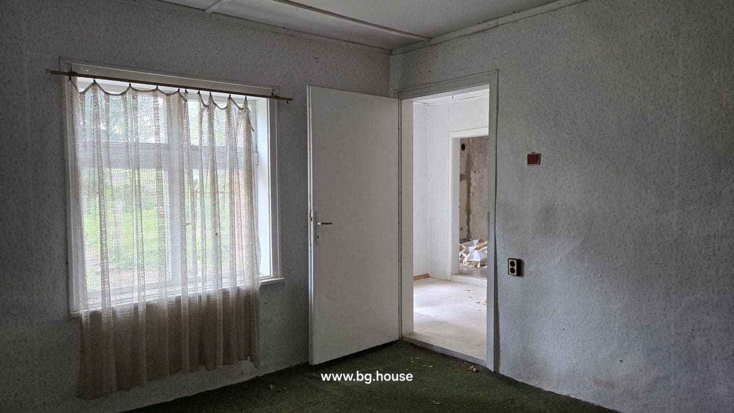 Bulgarian single storey house with a garden
