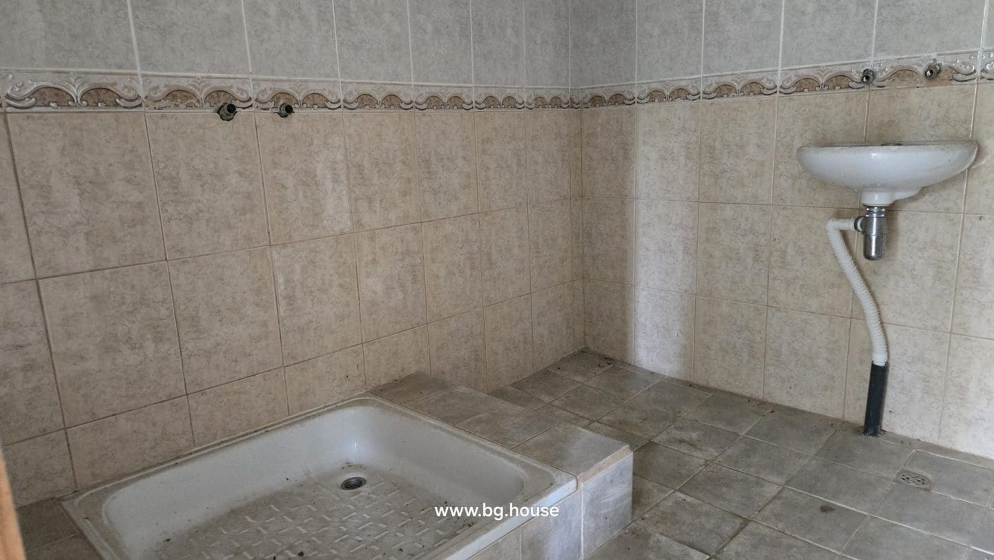 Bulgarian single storey house with a garden