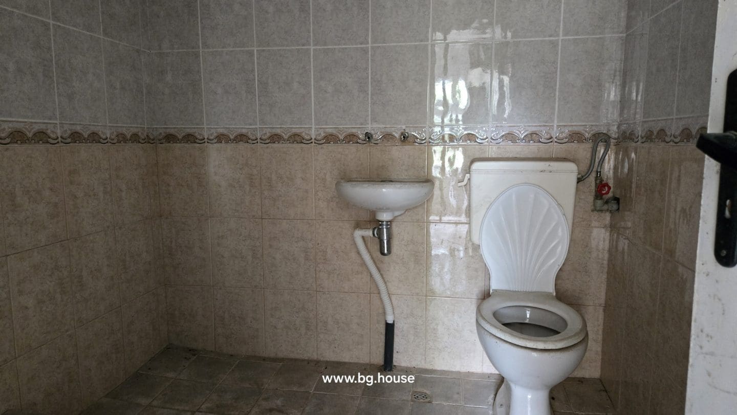 Bulgarian single storey house with a garden