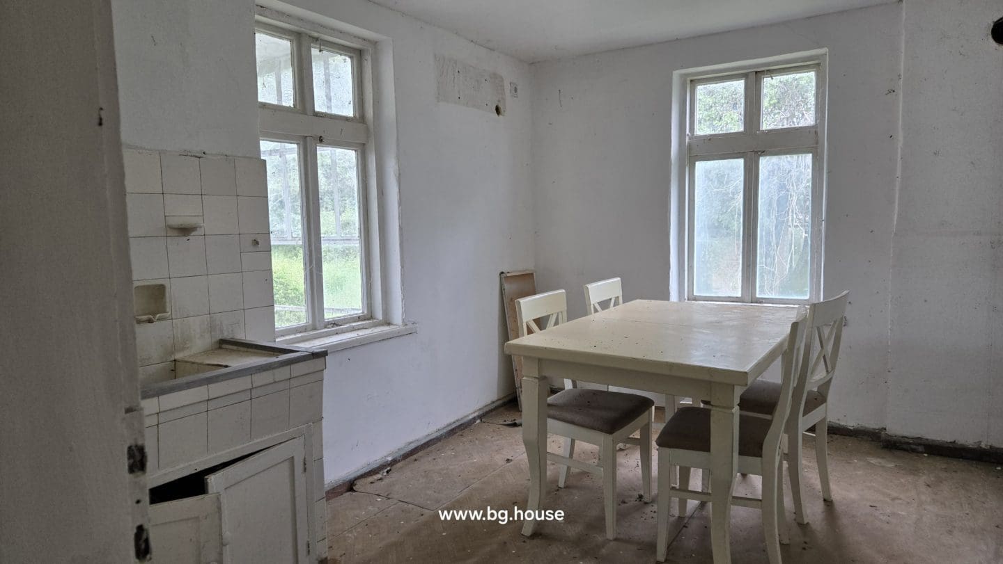 Buy this renovated Bulgarian property in Mogilino with 2000m2 land