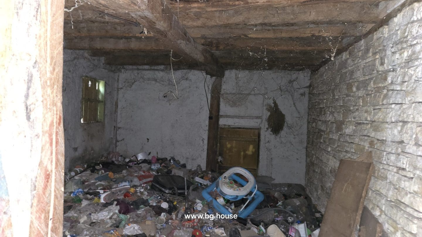 Bulgarian House in Lom Cherkovna for Sale