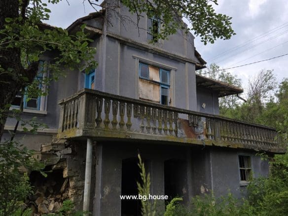 Bulgarian House in Lom Cherkovna for Sale