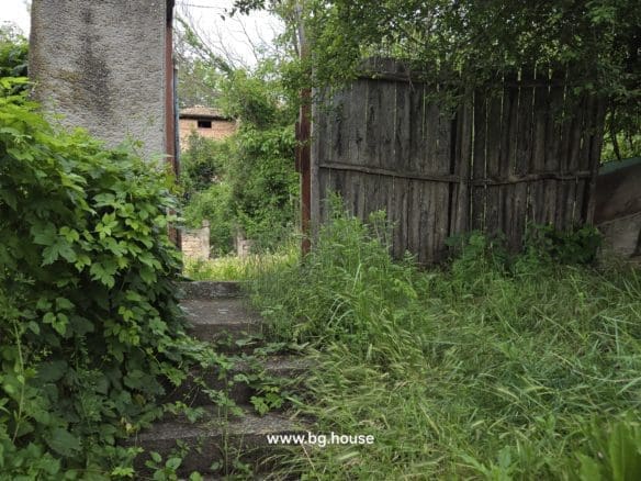 Bulgarian House in Lom Cherkovna for Sale