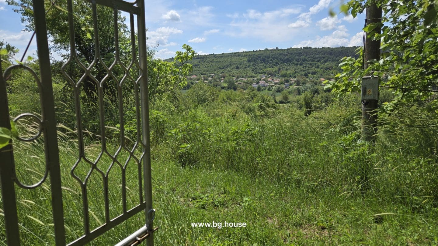 Bulgarian Property for sale in Village Aprilovo