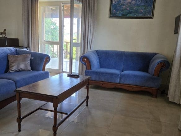 Bulgarian House with 4 Bedrooms and Pool in Village Balkanski