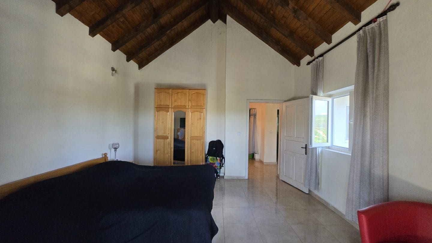 Bulgarian House with 4 Bedrooms and Pool in Village Balkanski