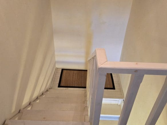 Bulgarian House with 4 Bedrooms and Pool in Village Balkanski