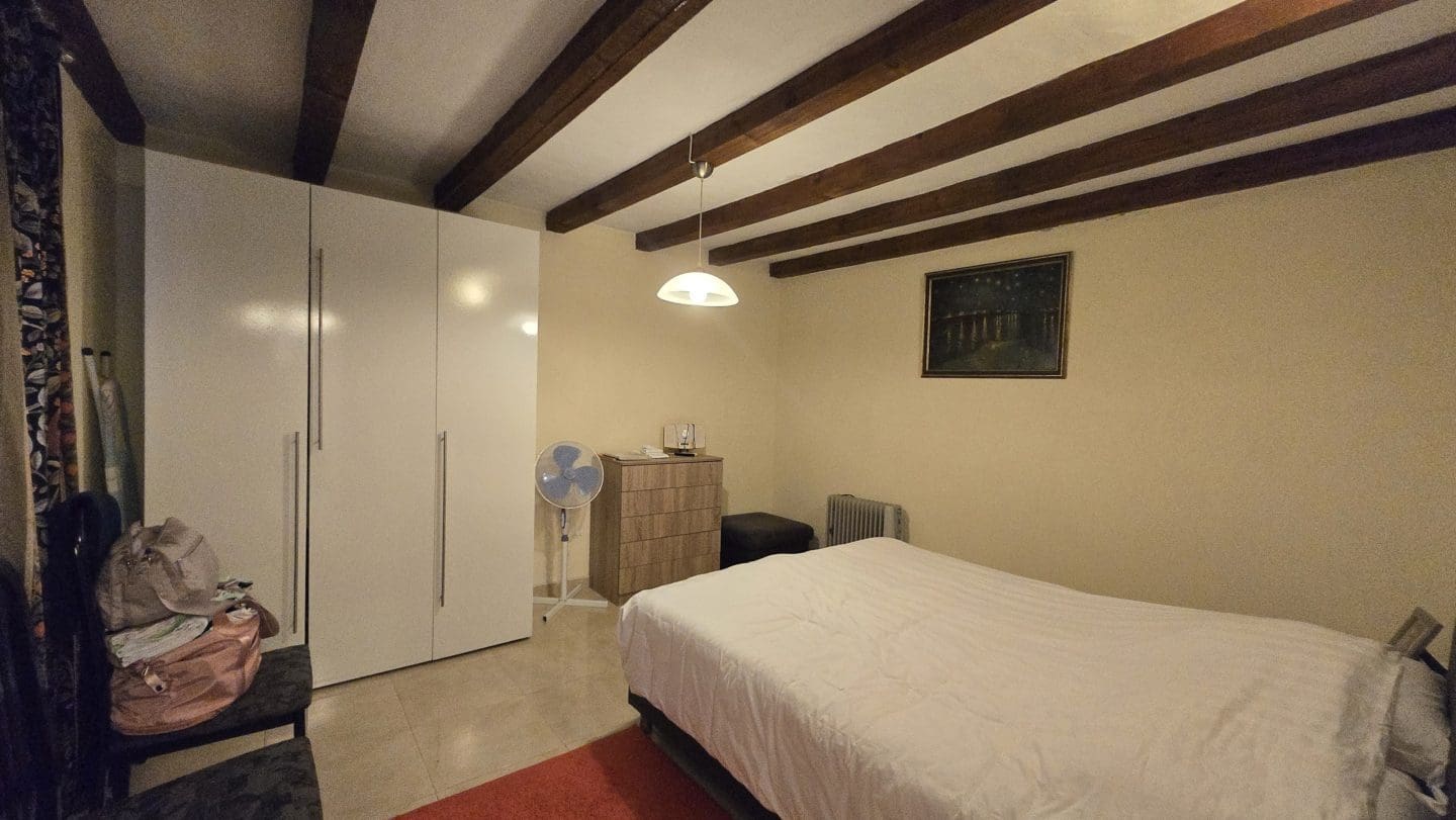 Bulgarian House with 4 Bedrooms and Pool in Village Balkanski