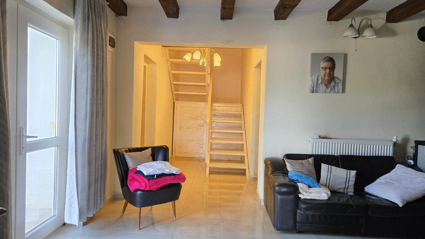 Bulgarian House with 4 Bedrooms and Pool in Village Balkanski