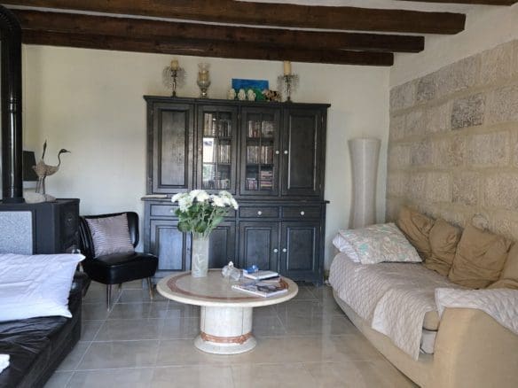 Bulgarian House with 4 Bedrooms and Pool in Village Balkanski
