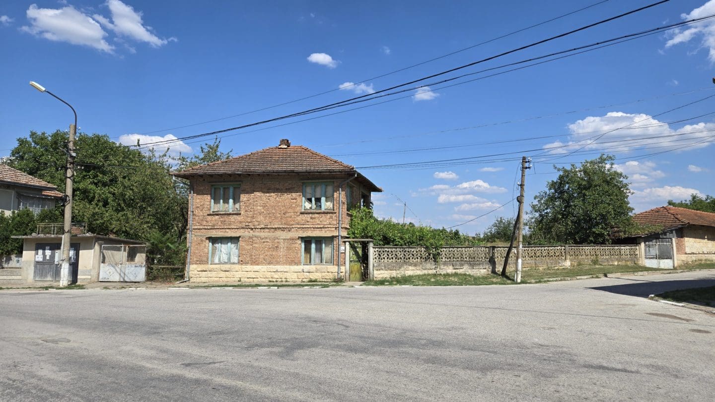 Bulgarian Property for Sale in Village Katselovo – 2200m² Plot