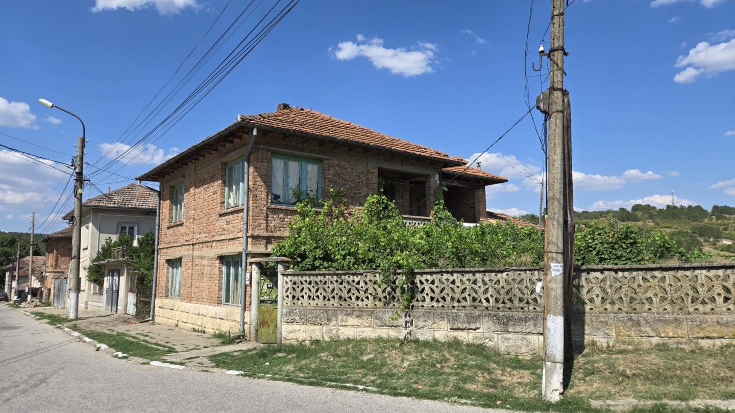 Bulgarian Property for Sale in Village Katselovo – 2200m² Plot