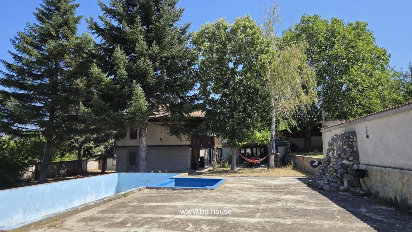Bulgarian Property for Sale – 6300m² Estate in Village Zvezda