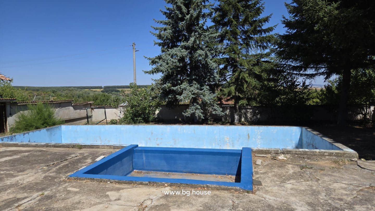 Bulgarian Property for Sale – 6300m² Estate in Village Zvezda