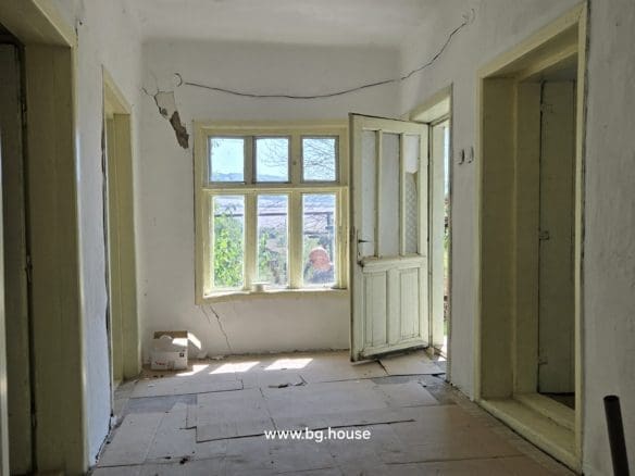 Bulgarian Property for Sale – Village Drinovo 800m² Garden