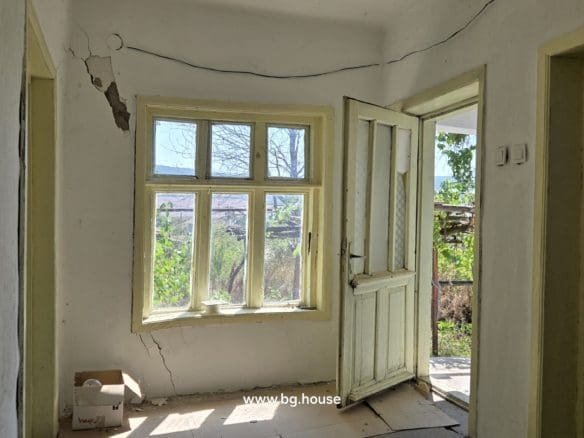 Bulgarian Property for Sale – Village Drinovo 800m² Garden
