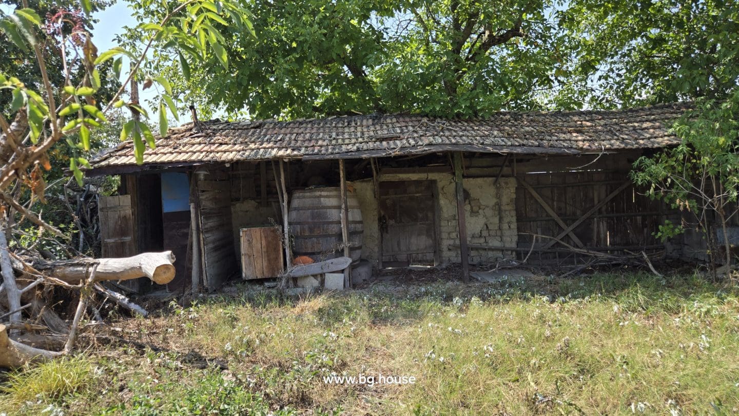 Bulgarian Property for Sale – Village Drinovo 800m² Garden