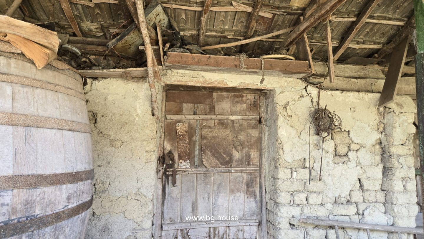 Bulgarian Property for Sale – Village Drinovo 800m² Garden