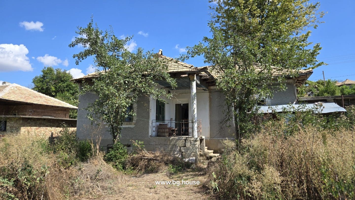 Bulgarian Property for Sale in Village Lyublen – 1090m² Freehold
