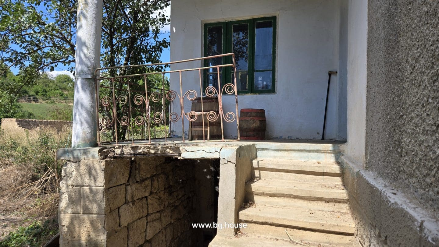 Bulgarian Property for Sale in Village Lyublen – 1090m² Freehold