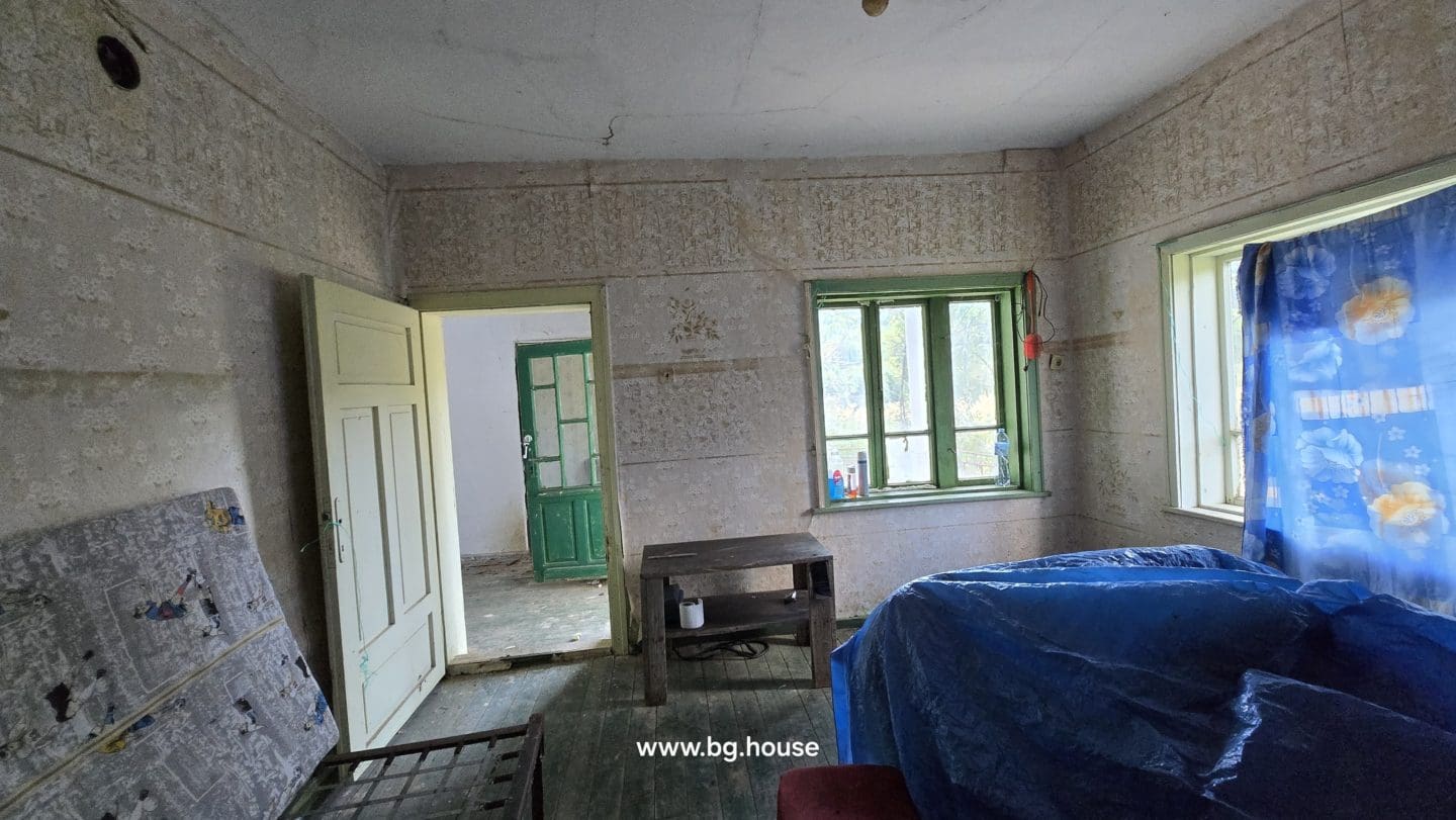Bulgarian Property for Sale in Village Lyublen – 1090m² Freehold