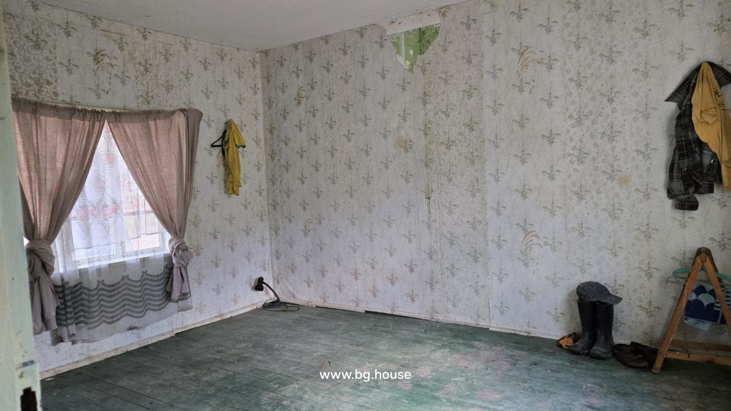 Bulgarian Property for Sale in Village Lyublen – 1090m² Freehold