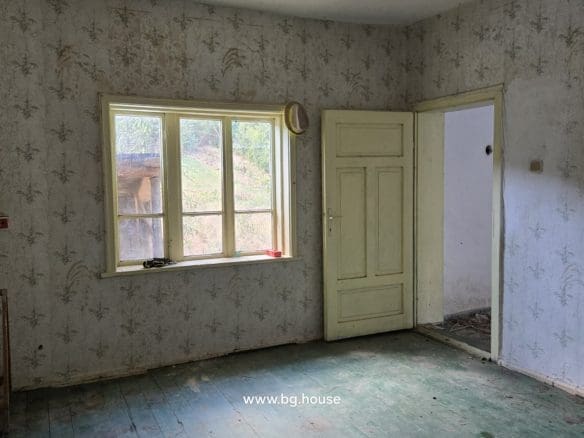 Bulgarian Property for Sale in Village Lyublen – 1090m² Freehold