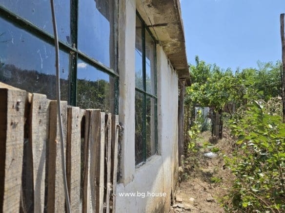 Bulgarian Property for Sale in Village Lyublen – 1090m² Freehold