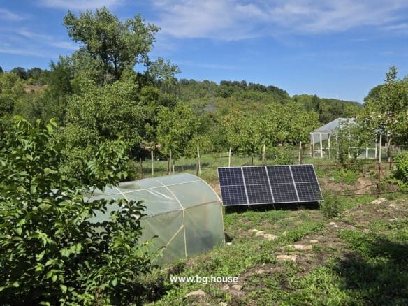 Bulgarian House for Sale in Village Zvezda – 1830m² Garden