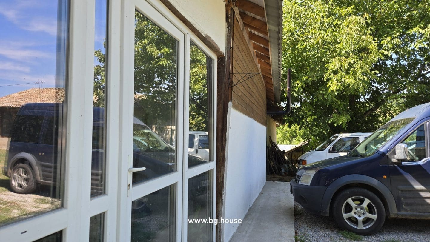 Bulgarian House for Sale in Village Zvezda – 1830m² Garden