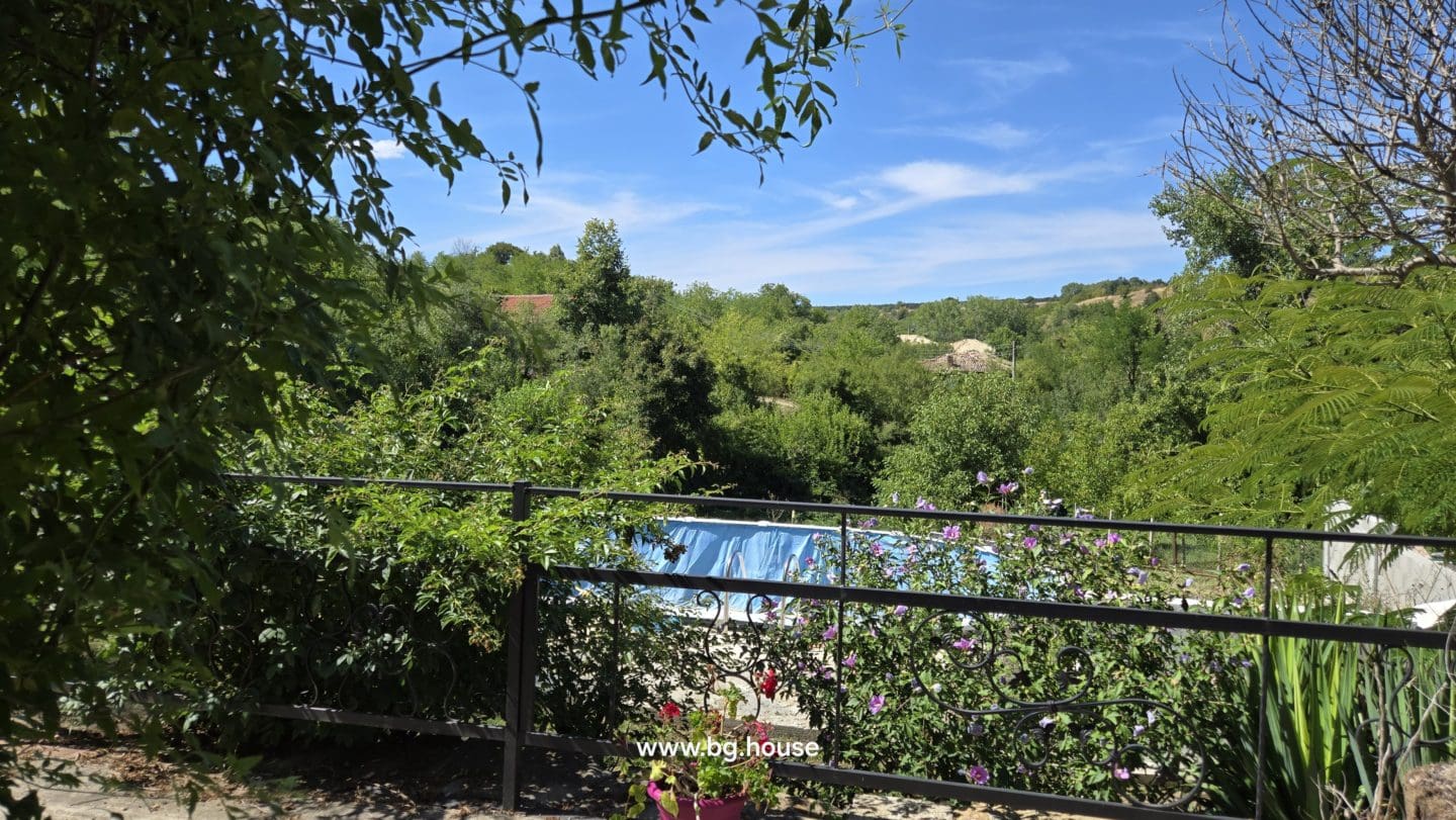 Bulgarian House for Sale in Village Zvezda – 1830m² Garden