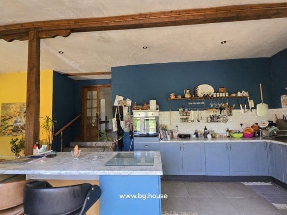 Bulgarian House for Sale in Village Zvezda – 1830m² Garden