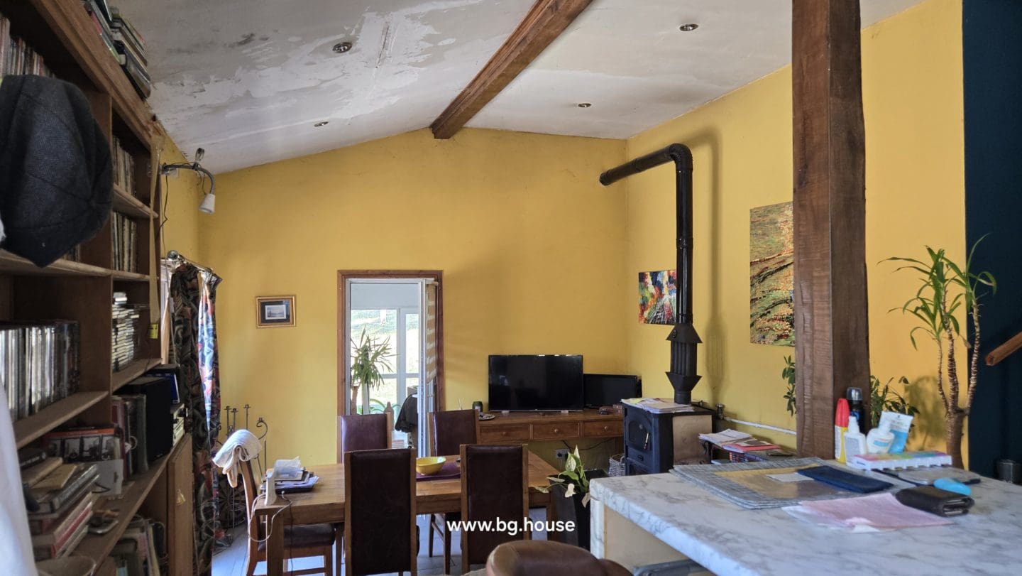 Bulgarian House for Sale in Village Zvezda – 1830m² Garden