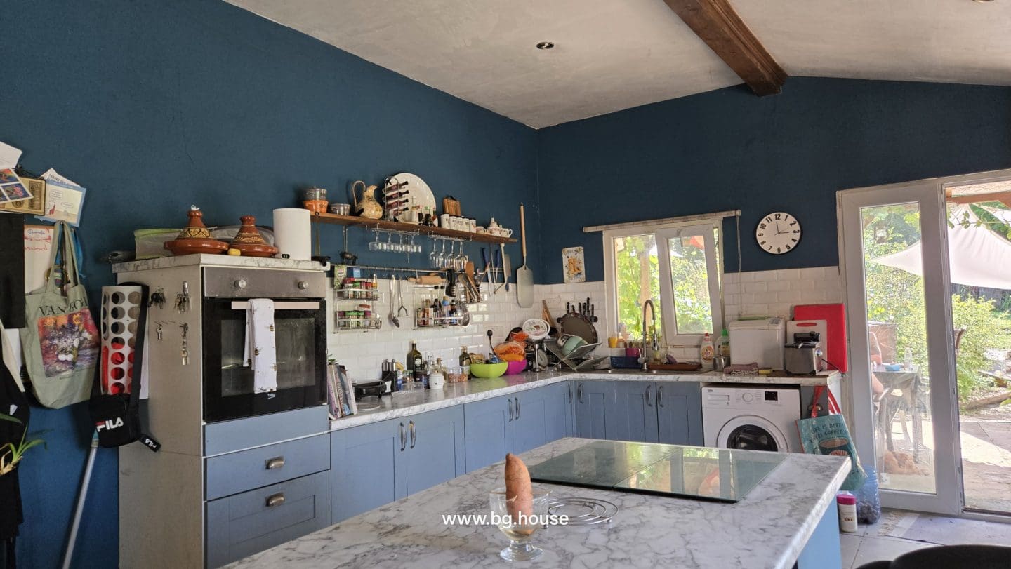 Bulgarian House for Sale in Village Zvezda – 1830m² Garden