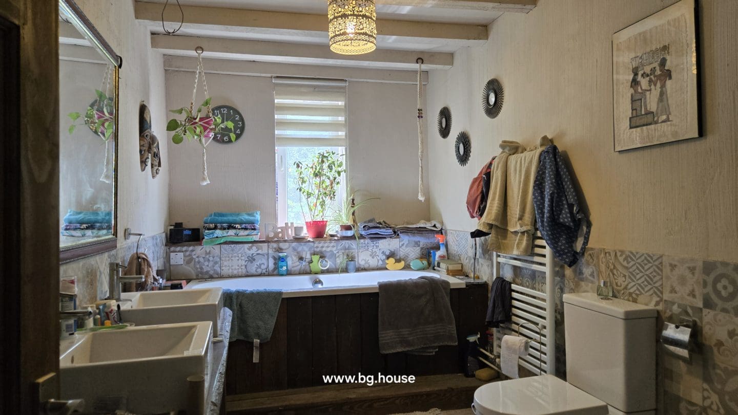 Bulgarian House for Sale in Village Zvezda – 1830m² Garden