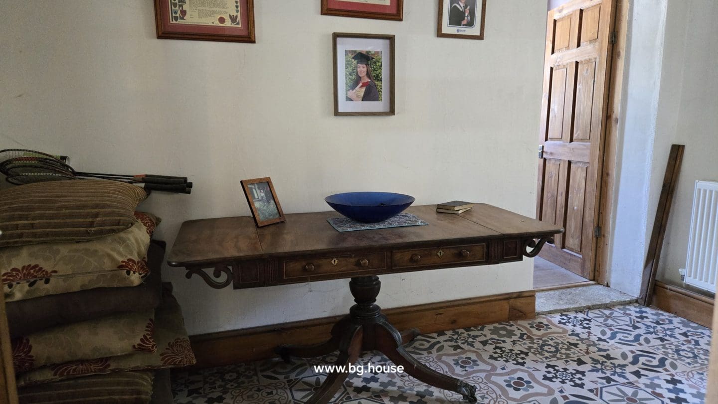 Bulgarian House for Sale in Village Zvezda – 1830m² Garden