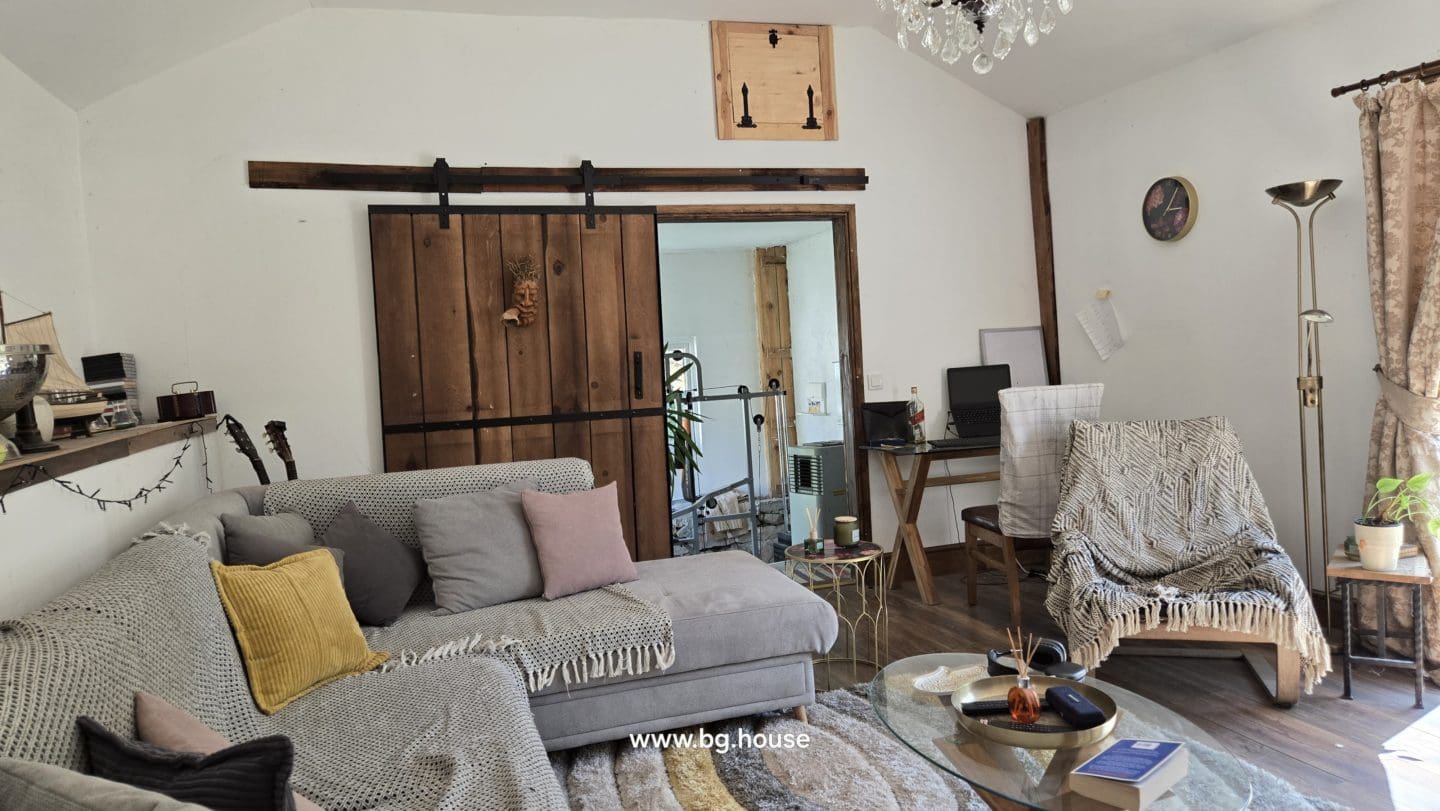 Bulgarian House for Sale in Village Zvezda – 1830m² Garden