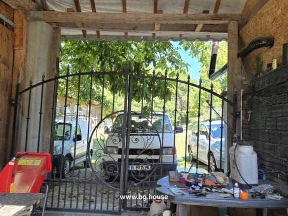 Bulgarian House for Sale in Village Zvezda – 1830m² Garden