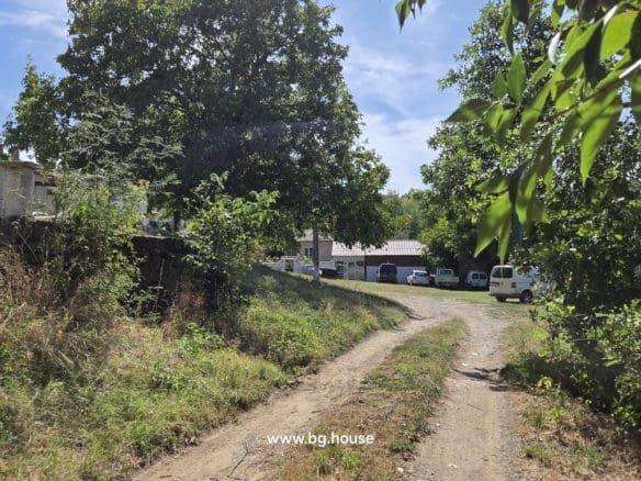 Bulgarian House for Sale in Village Zvezda – 1830m² Garden