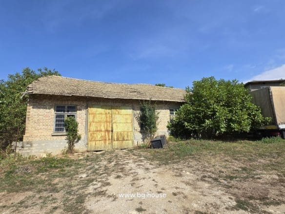 Bulgarian House for Sale in Village Voditsa – 5 Bedrooms, 1100m²