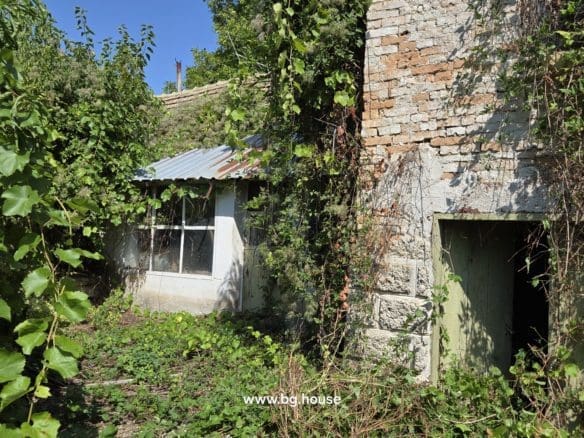 Bulgarian House for Sale in Village Voditsa – 5 Bedrooms, 1100m²