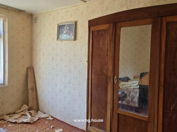 Bulgarian House for Sale in Village Voditsa – 5 Bedrooms, 1100m²