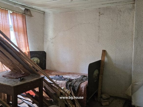 Bulgarian House for Sale in Village Voditsa – 5 Bedrooms, 1100m²