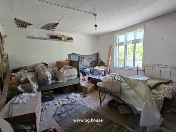 Bulgarian House for Sale in Village Voditsa – 5 Bedrooms, 1100m²