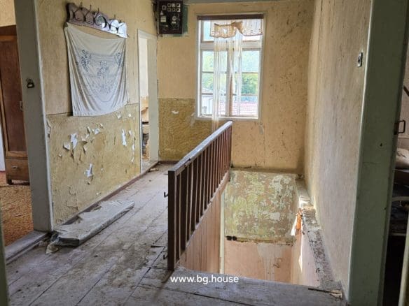 Bulgarian House for Sale in Village Voditsa – 5 Bedrooms, 1100m²