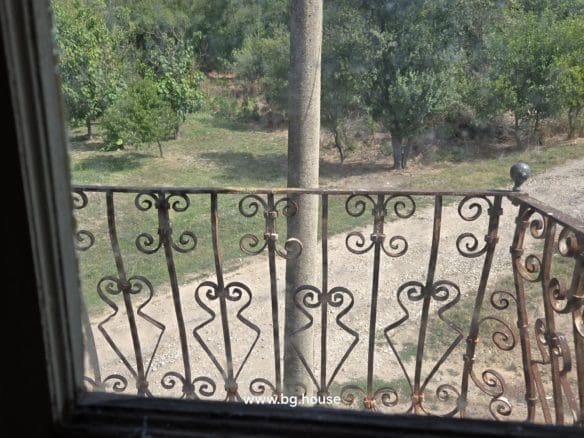 Bulgarian House for Sale in Village Voditsa – 5 Bedrooms, 1100m²