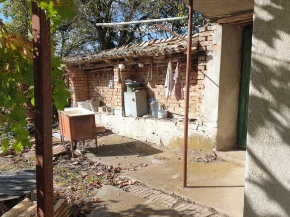 Bulgarian House for Sale in Village Palamartsa – 1200m² Land